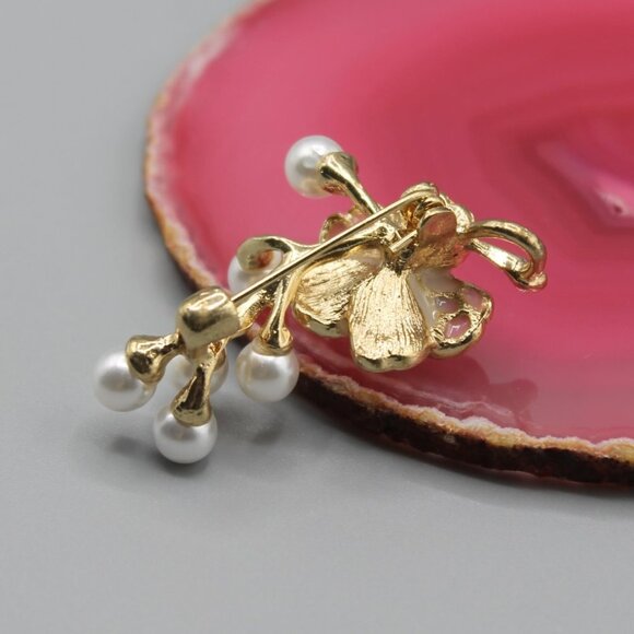 Pink flower pin brooch pendant jewelry white pearl yellow gold tone elegant new - Picture 6 of 10